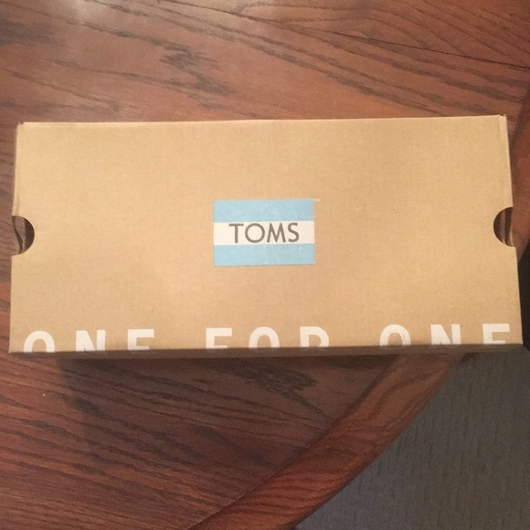 Toms, women’s, new in box - Picture 9 of 10